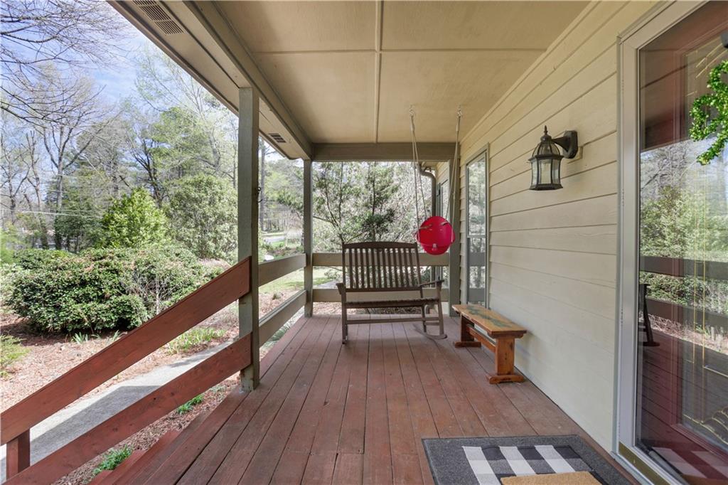 5813 Four Winds Drive SW