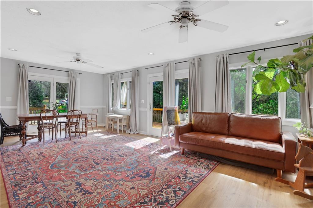 5813 Four Winds Drive SW