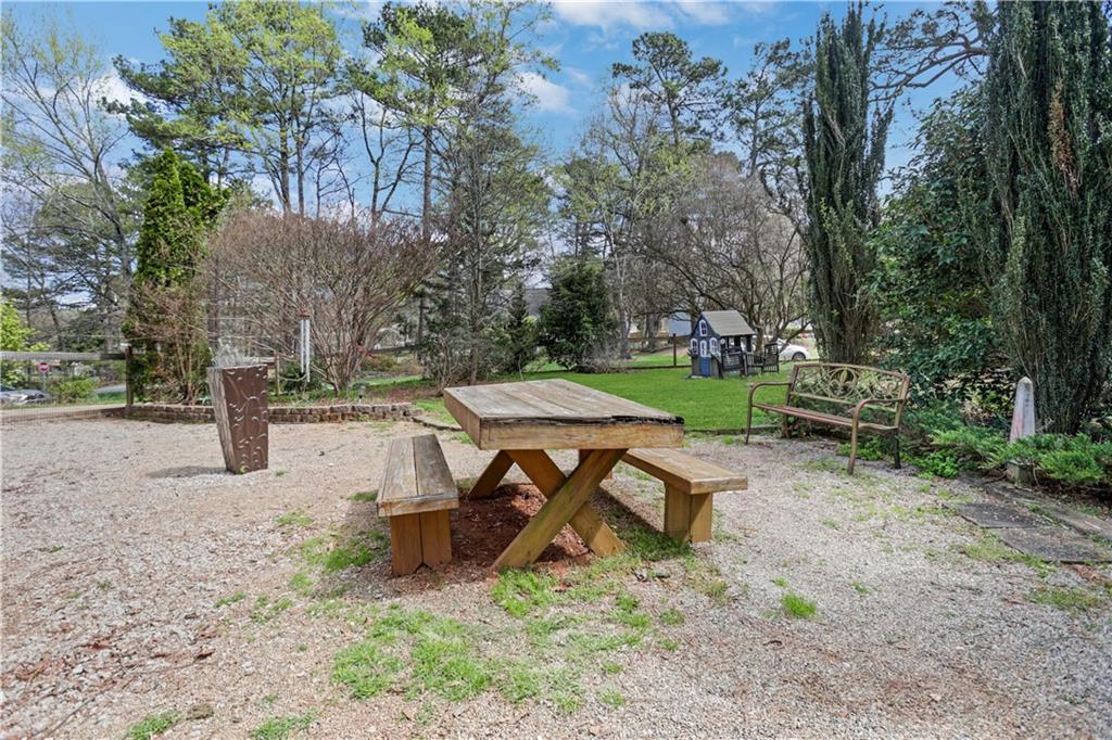 5813 Four Winds Drive SW