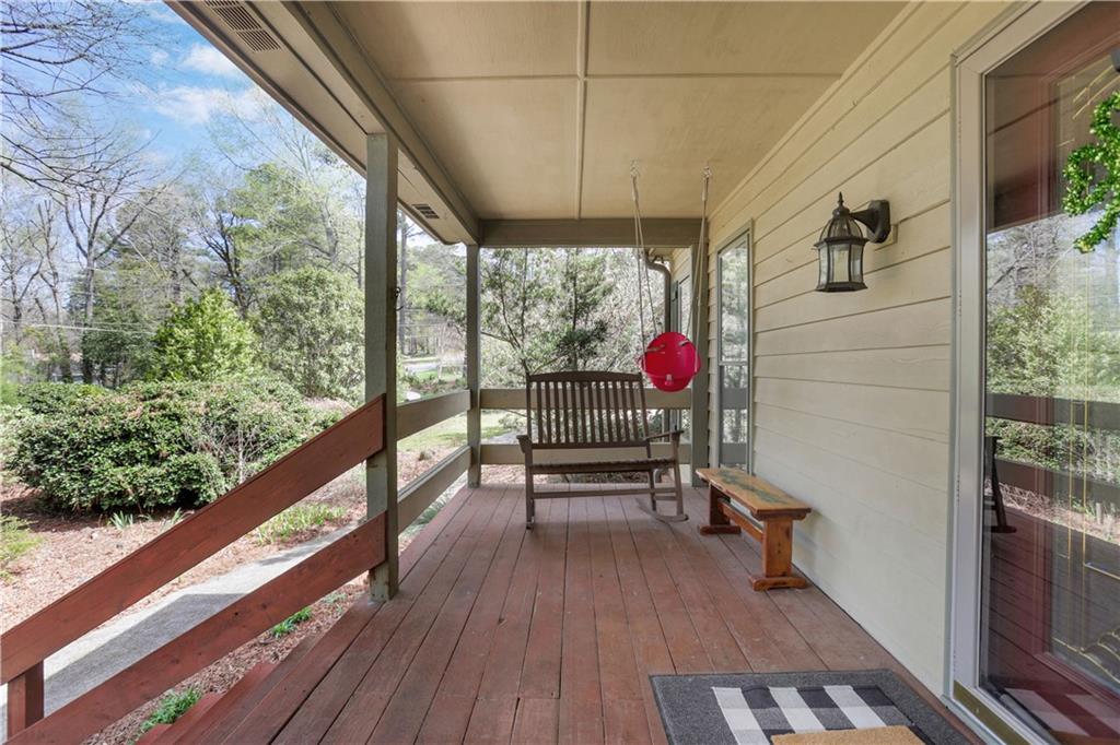 5813 Four Winds Drive SW