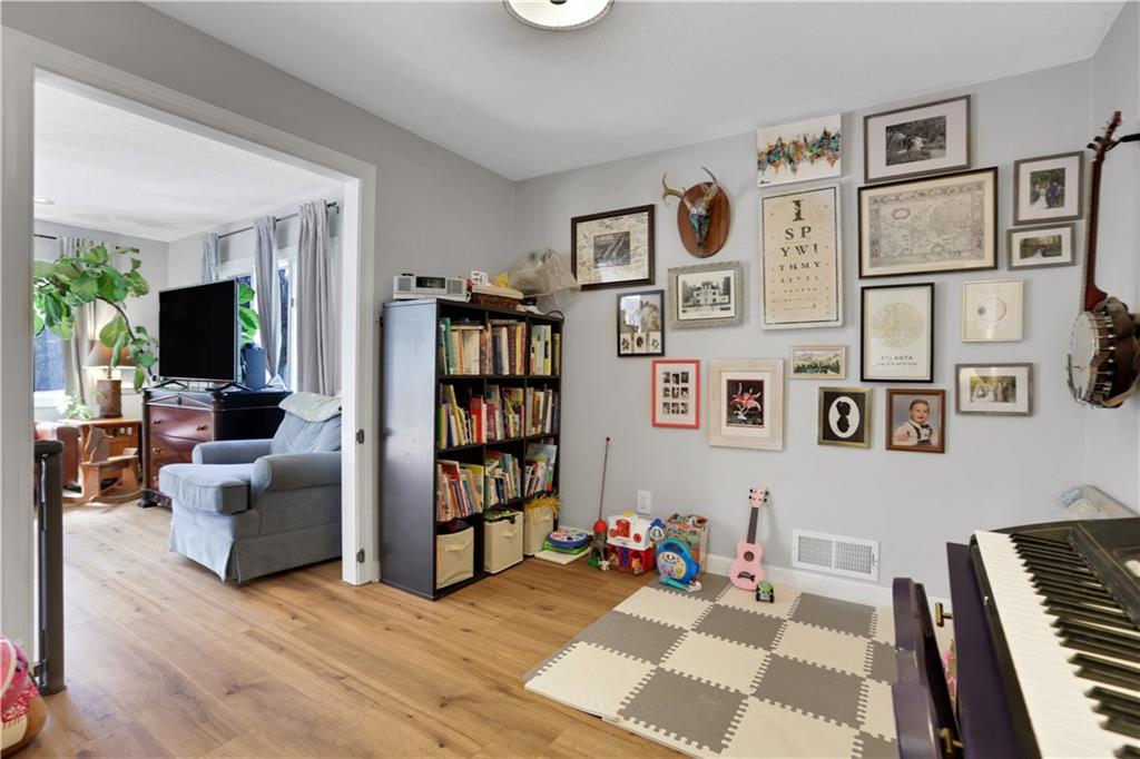 5813 Four Winds Drive SW