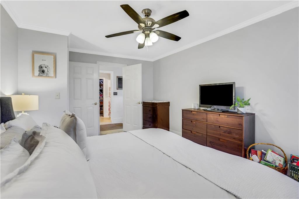 5813 Four Winds Drive SW