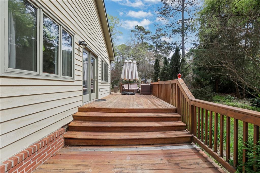 5813 Four Winds Drive SW