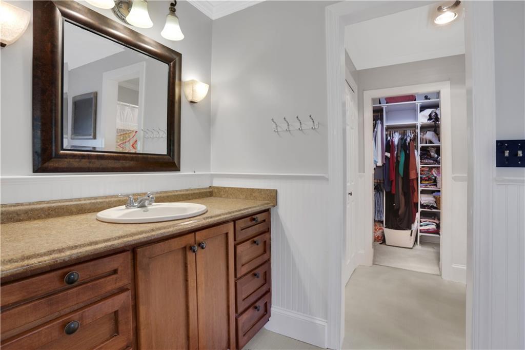 5813 Four Winds Drive SW