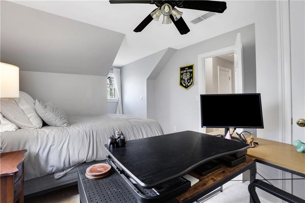 5813 Four Winds Drive SW