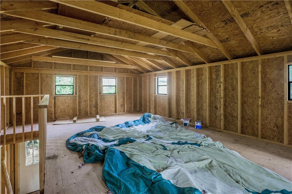 5813 Four Winds Drive SW