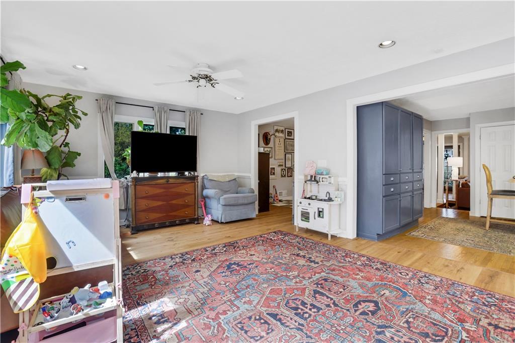 5813 Four Winds Drive SW