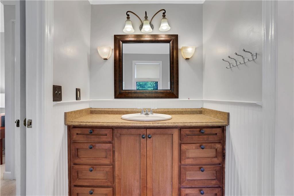 5813 Four Winds Drive SW