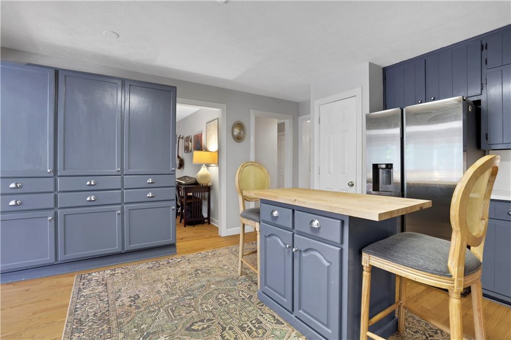 5813 Four Winds Drive SW