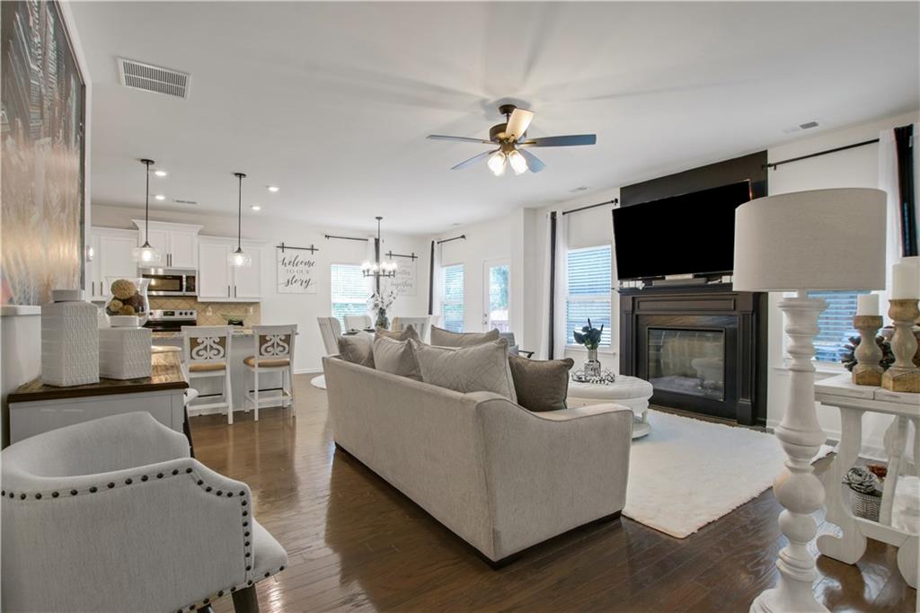 1821 Campbell Oaks Drive