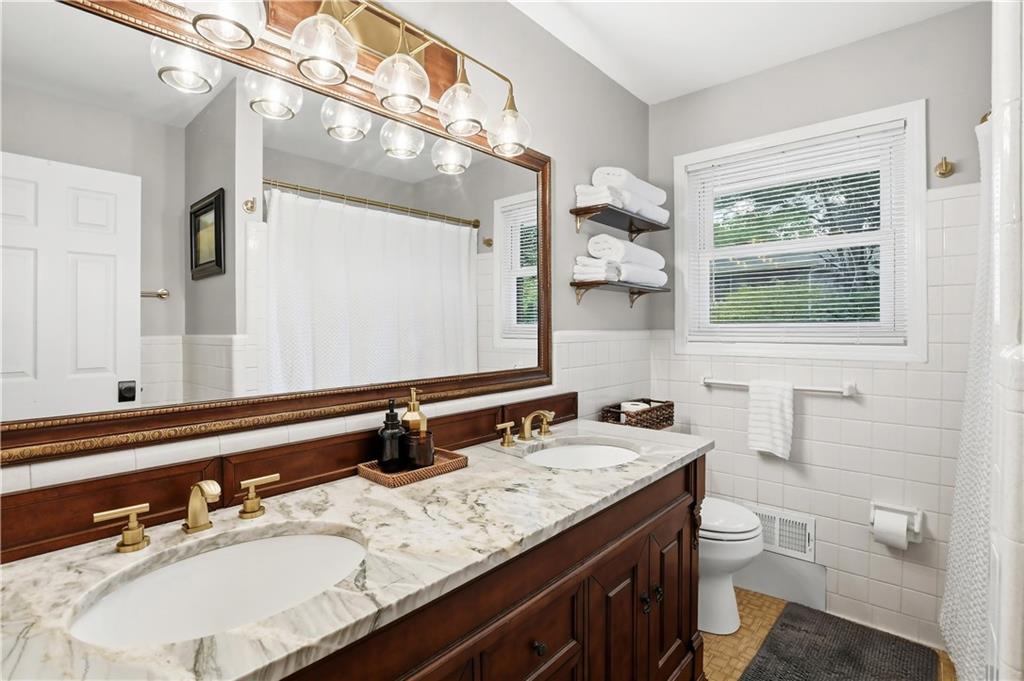 3956 Gloucester Drive