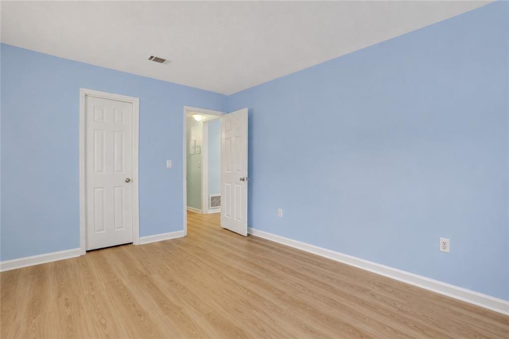 3843 Woodridge Way