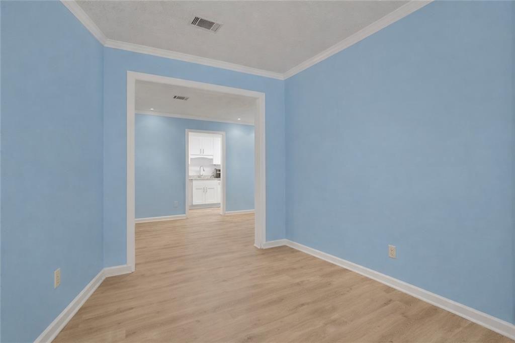 3843 Woodridge Way