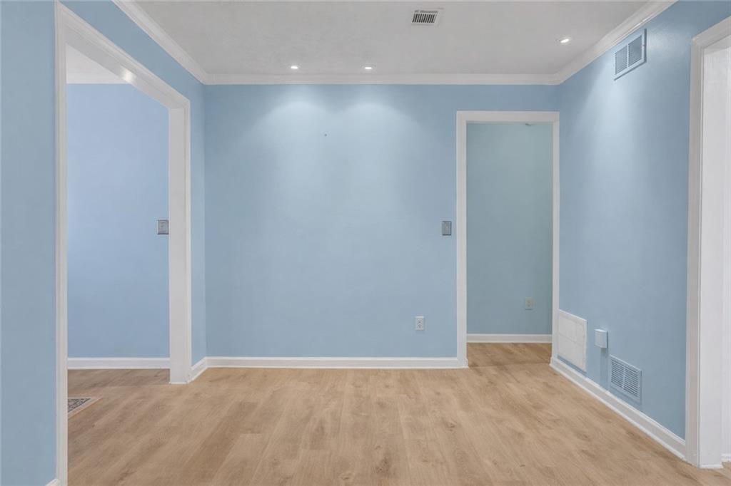 3843 Woodridge Way