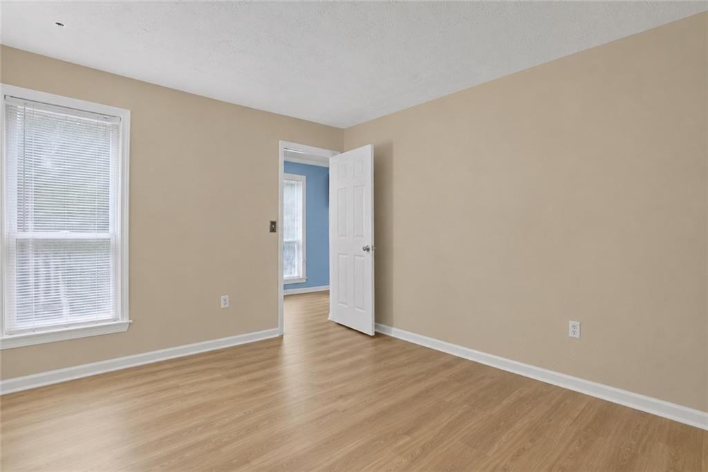 3843 Woodridge Way