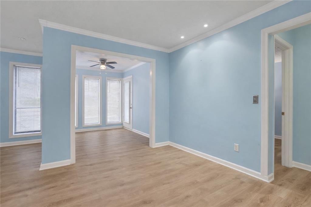 3843 Woodridge Way