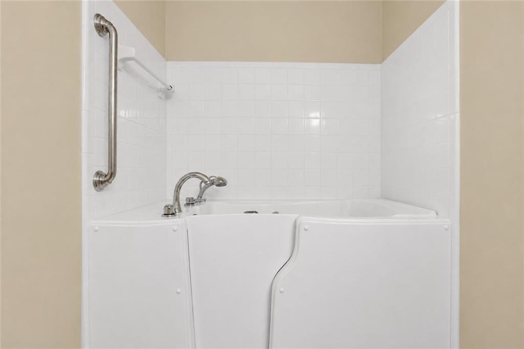 3843 Woodridge Way