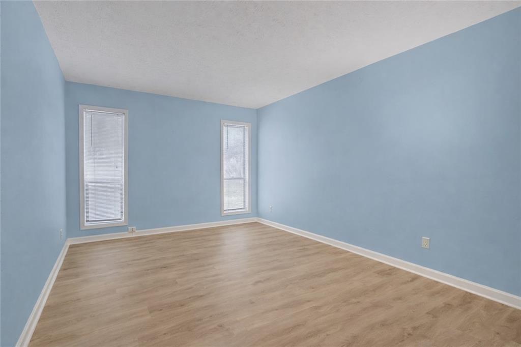 3843 Woodridge Way
