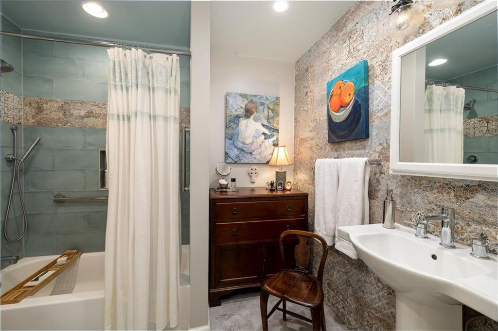 1105 Clairemont Avenue Unit D