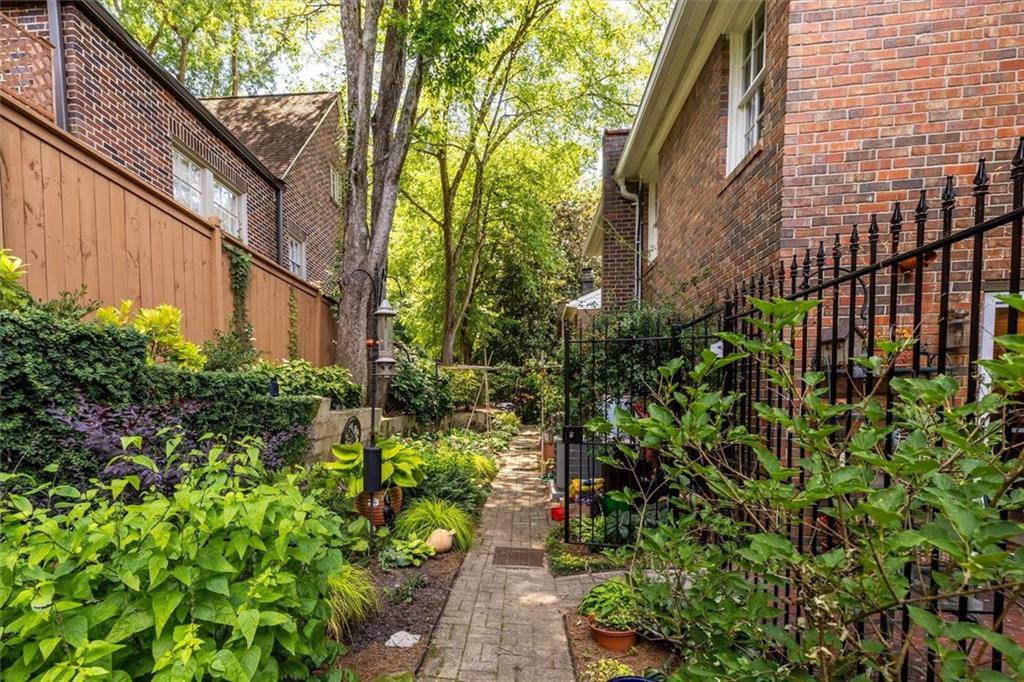 1105 Clairemont Avenue Unit D