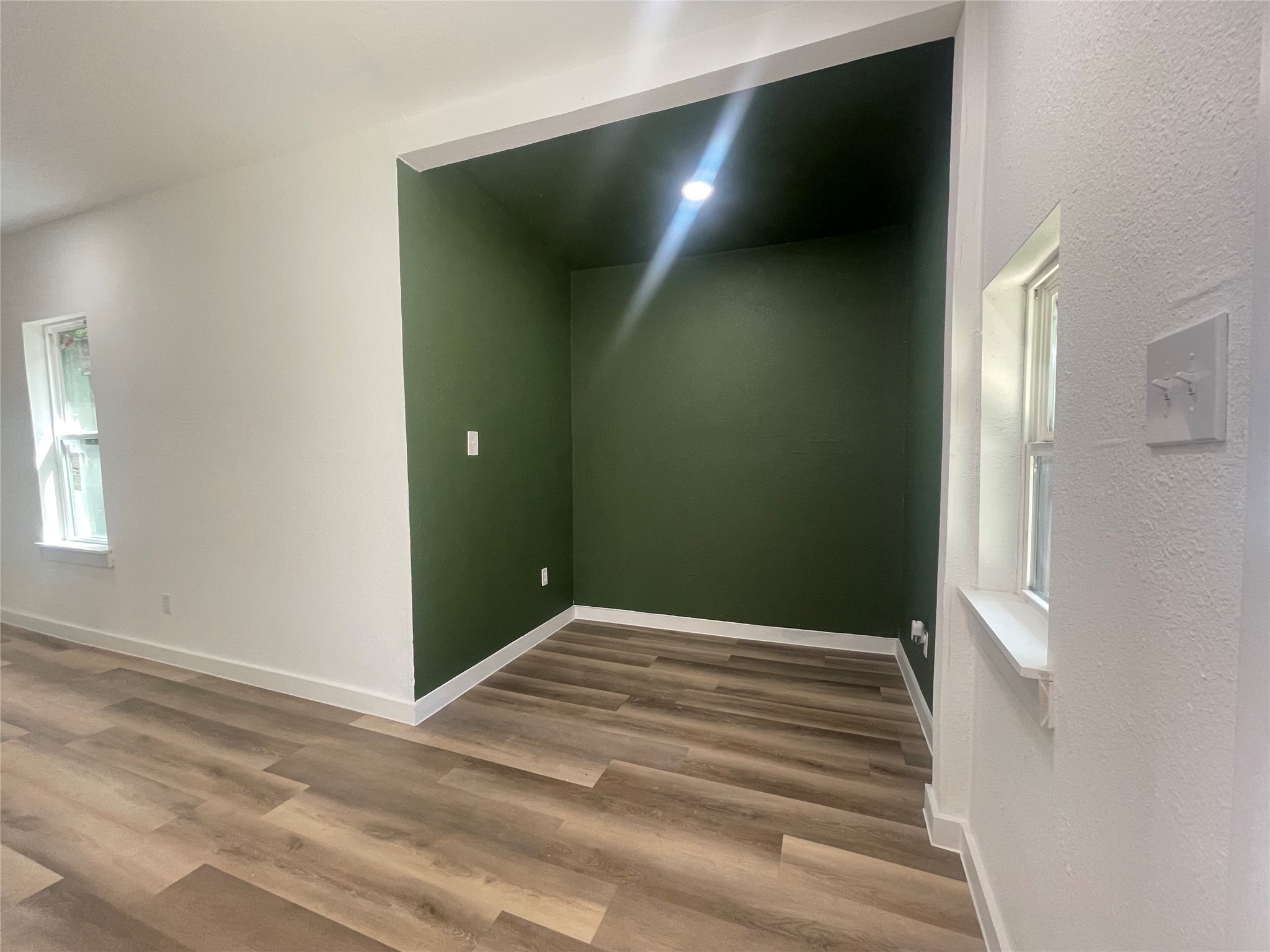 1603 Neathery