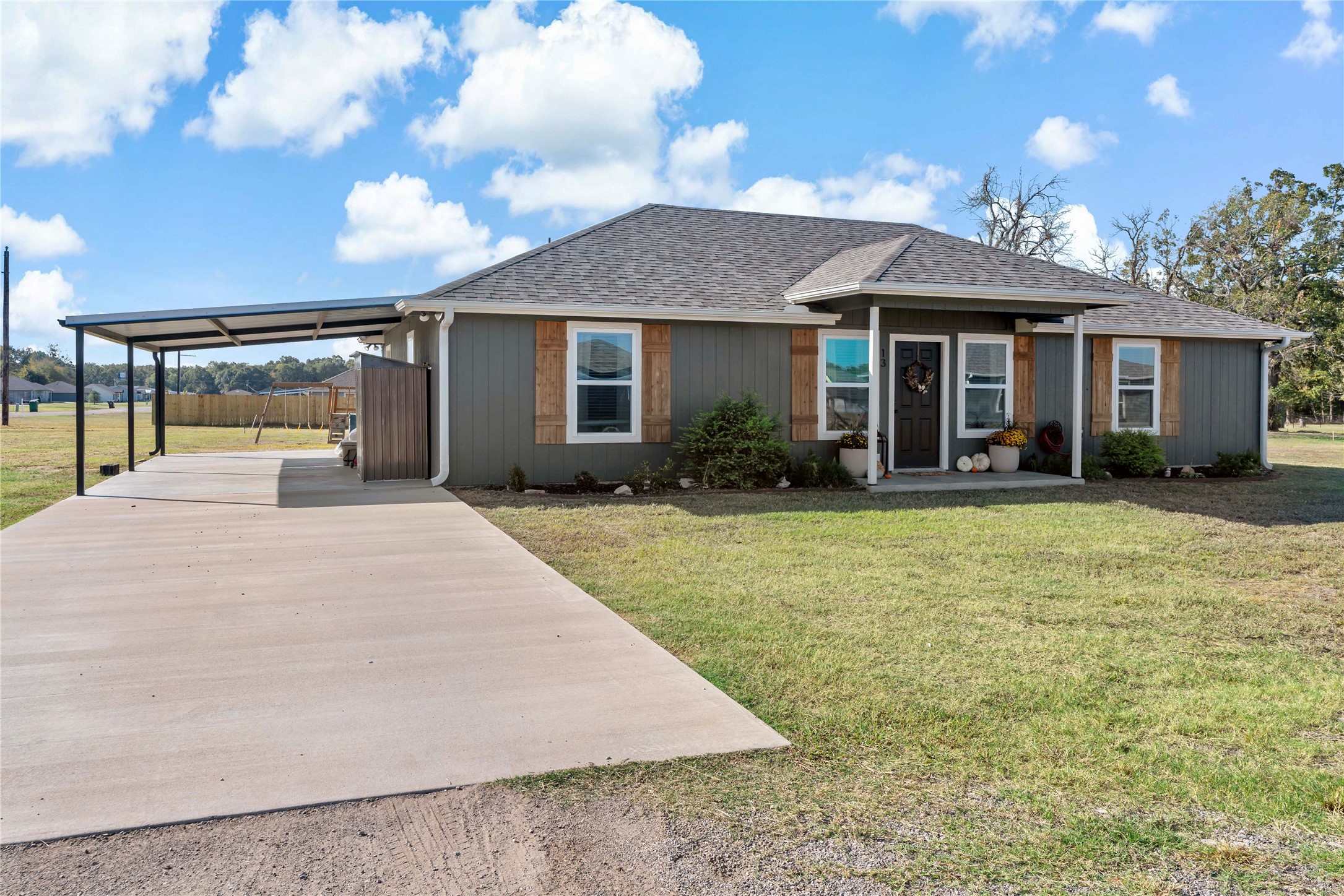 13 Private Road 43792