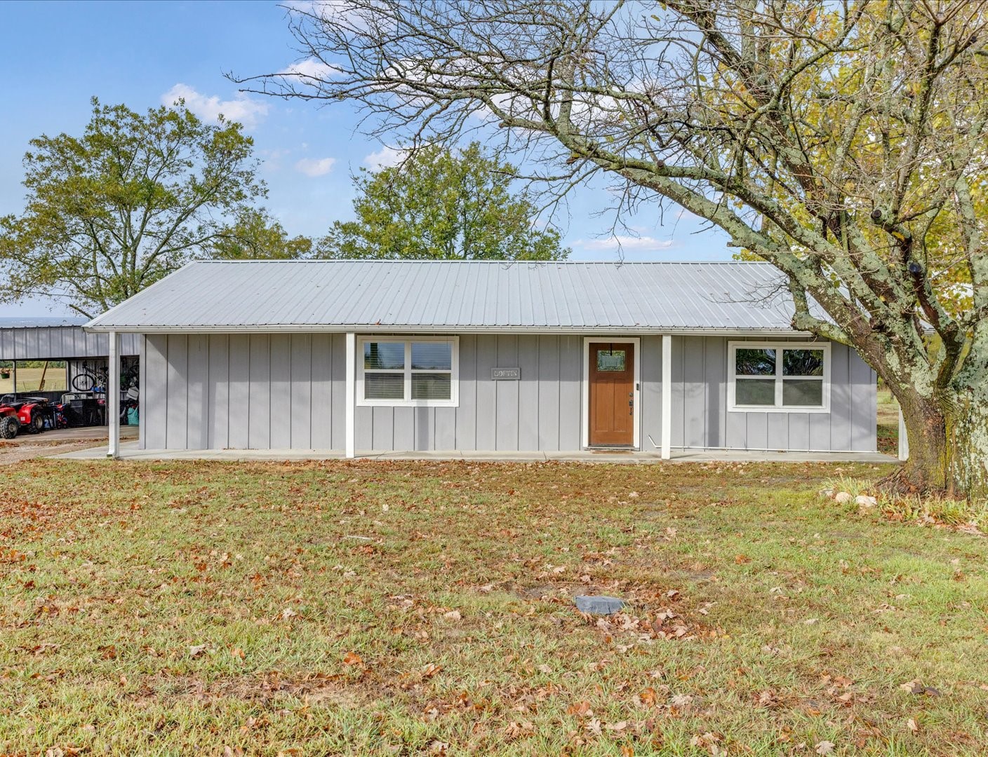 100 Farm Road 1498