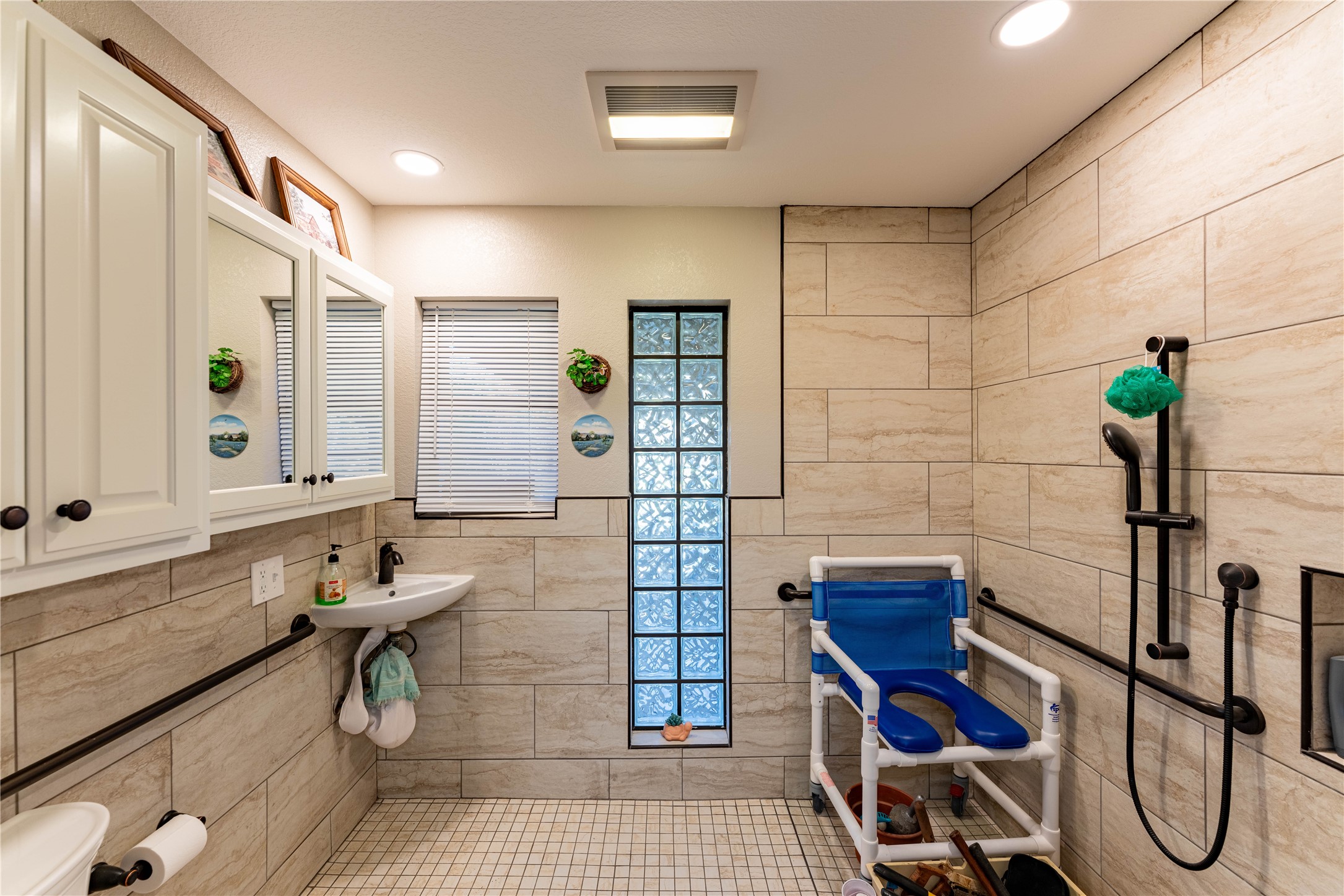 1409 Farm Road 1159