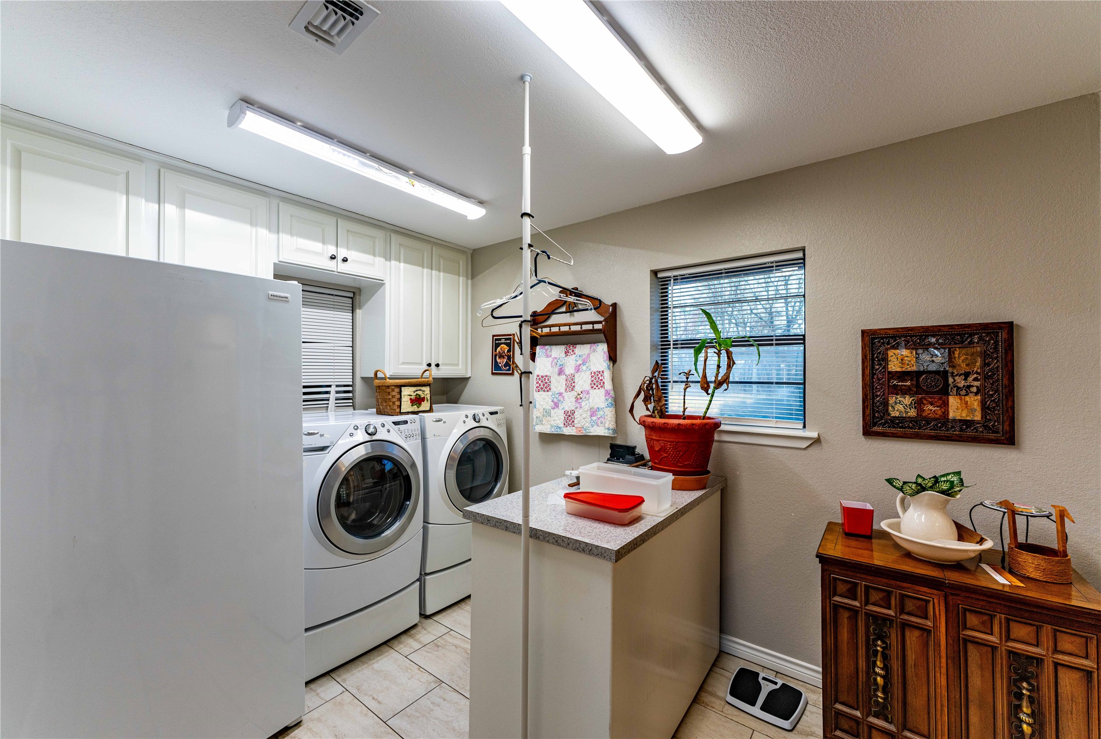 1409 Farm Road 1159