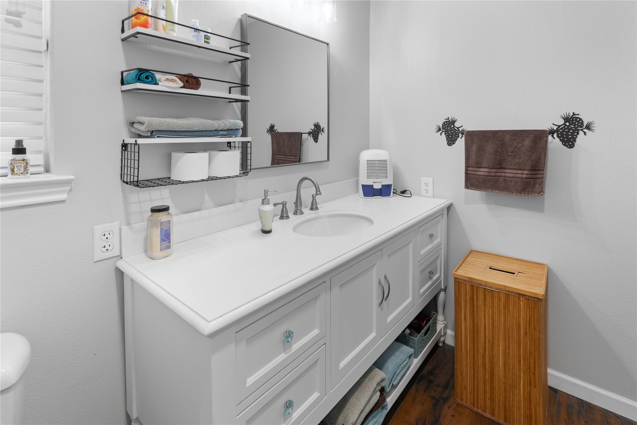 140 Private Road 44053