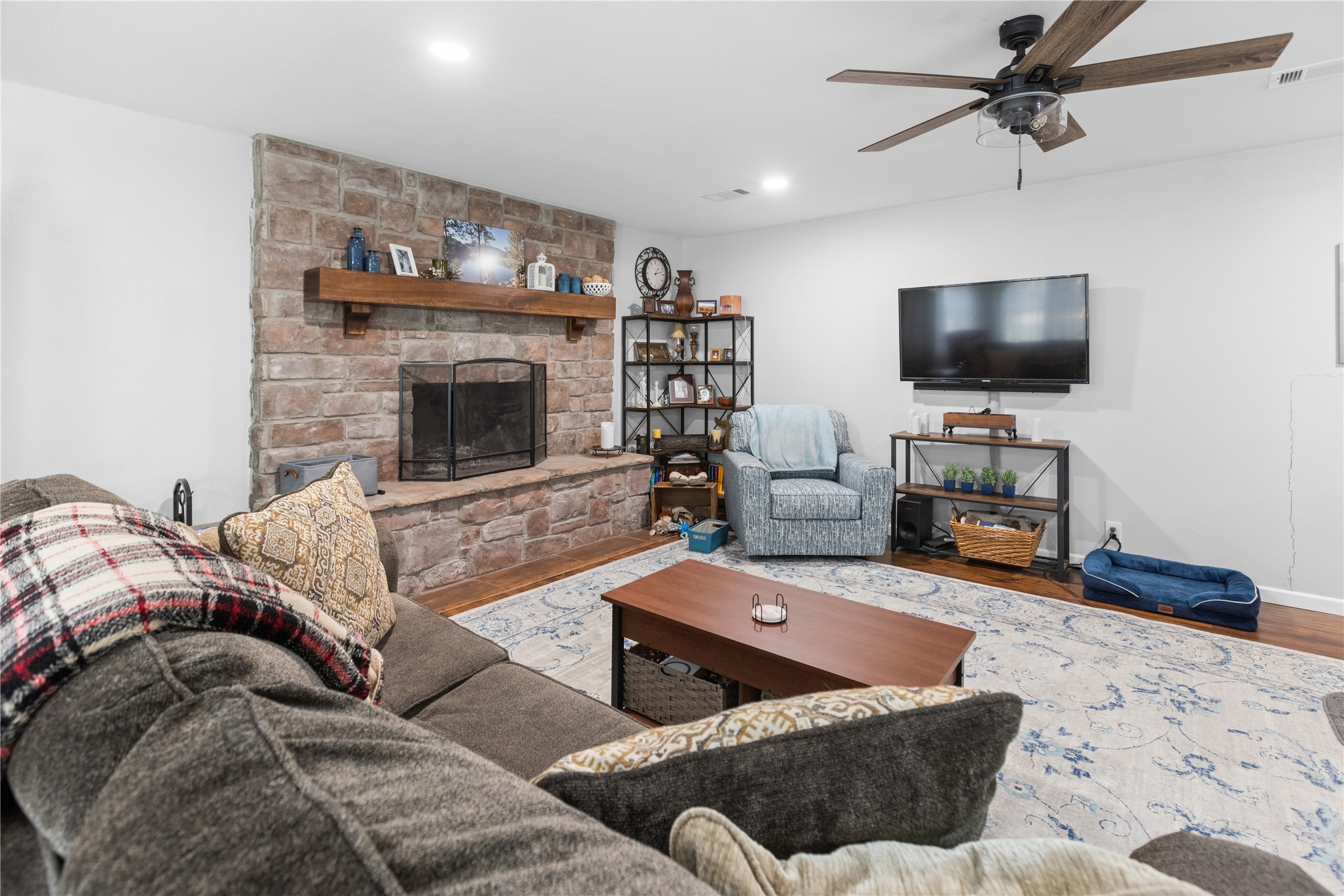 140 Private Road 44053