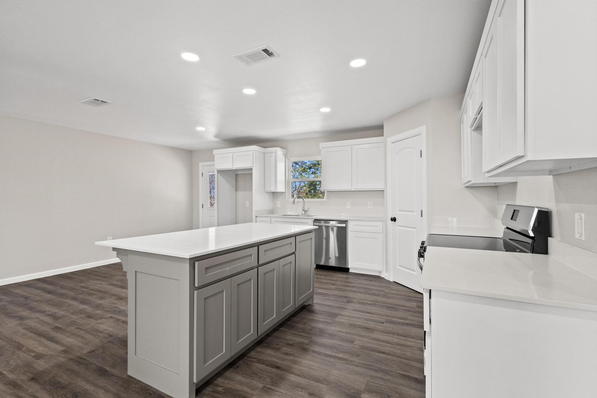 30 Private Road 33084