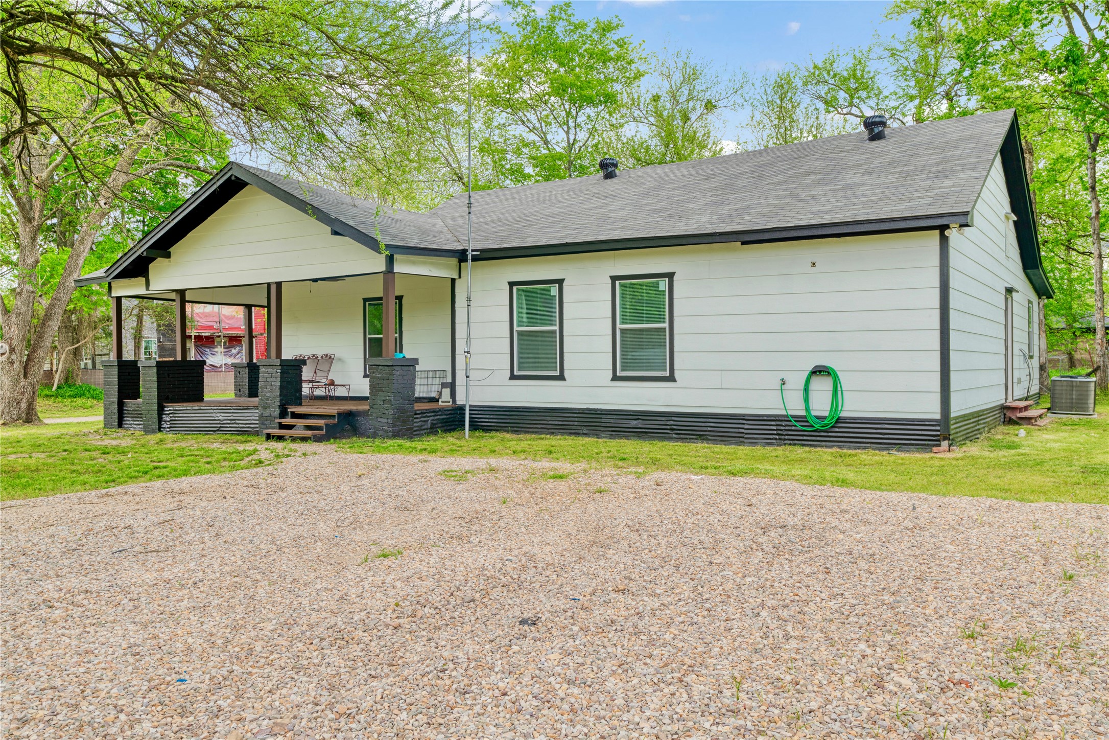 85 County Road 13685