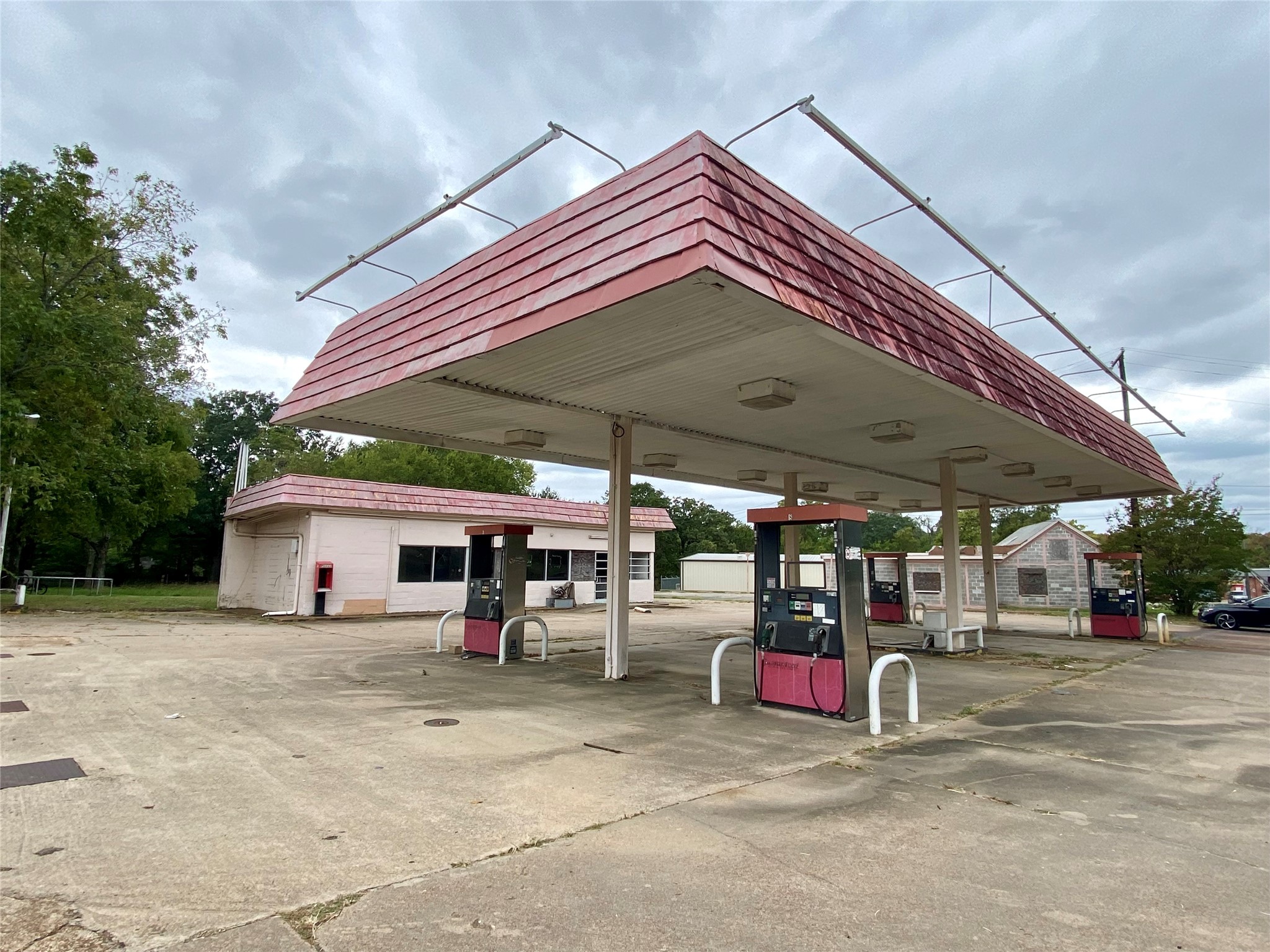 1900 Clarksville Street