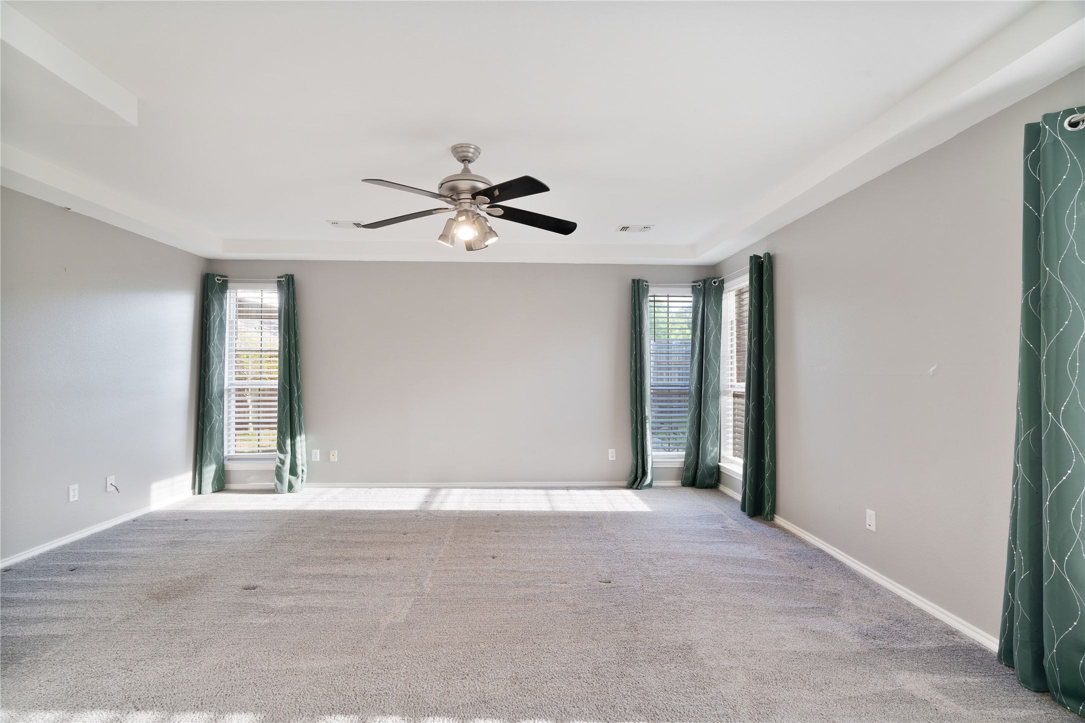 3925 Lakeshore Drive