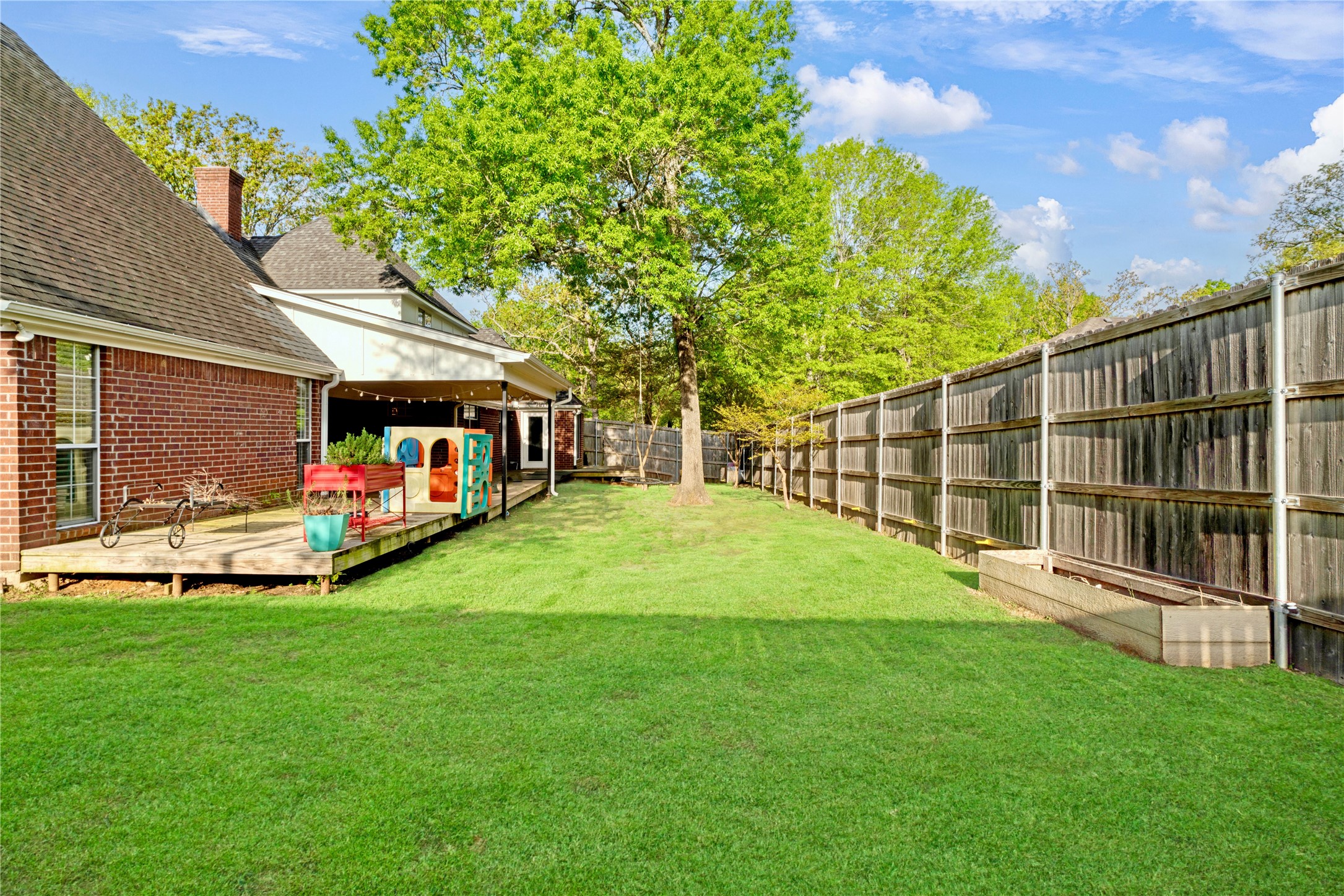 3925 Lakeshore Drive
