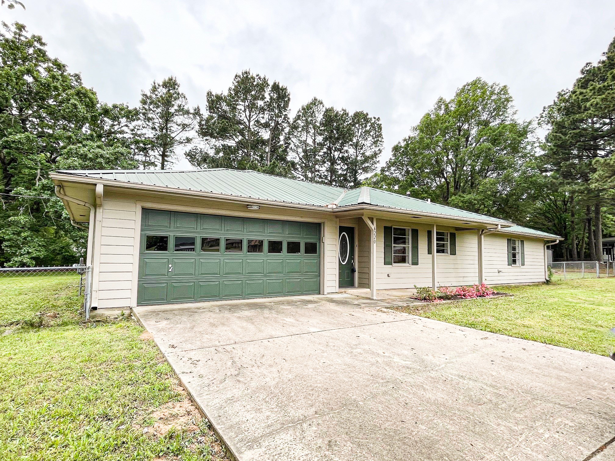 6220 Inwood Drive
