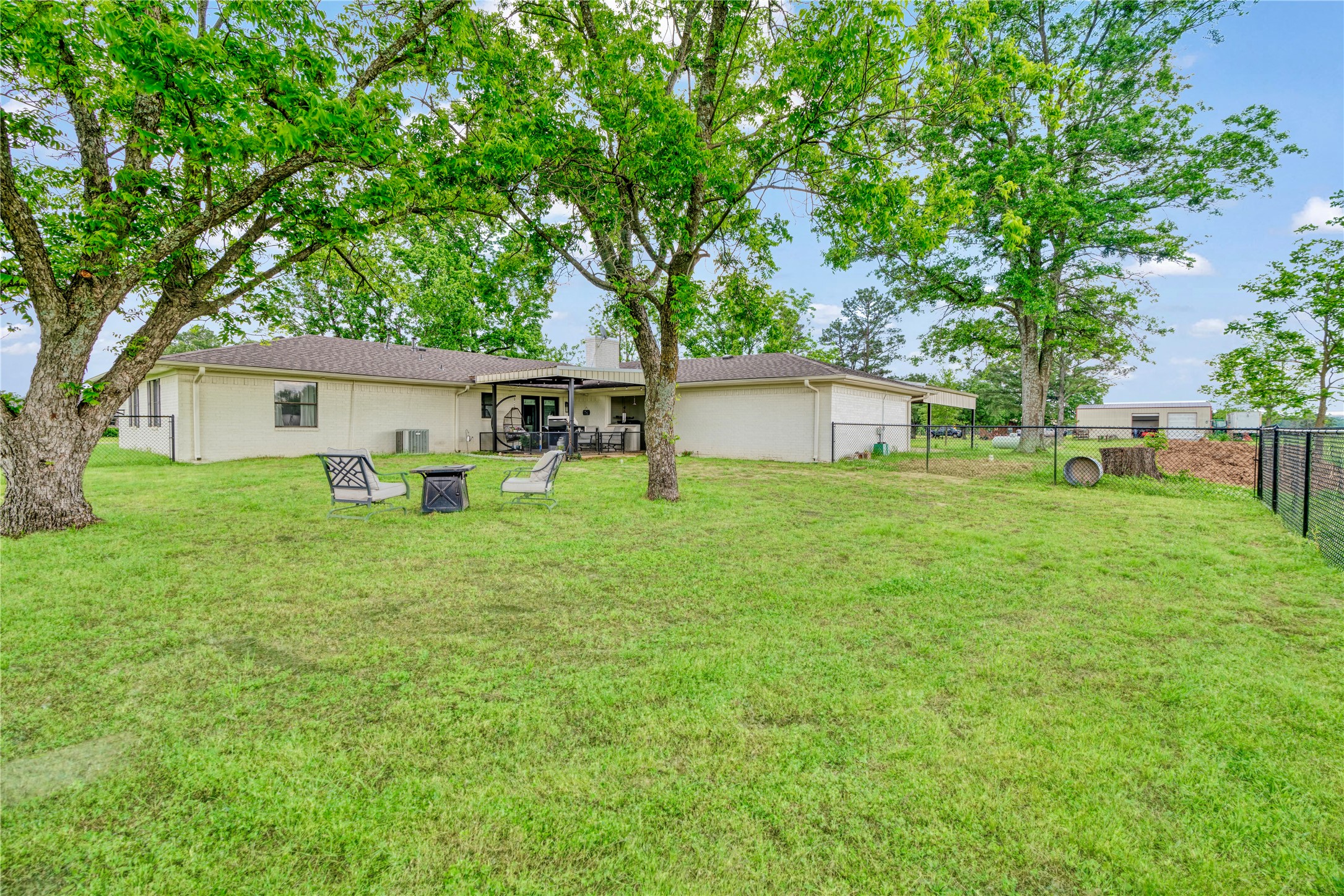 6013 Farm Road 1502