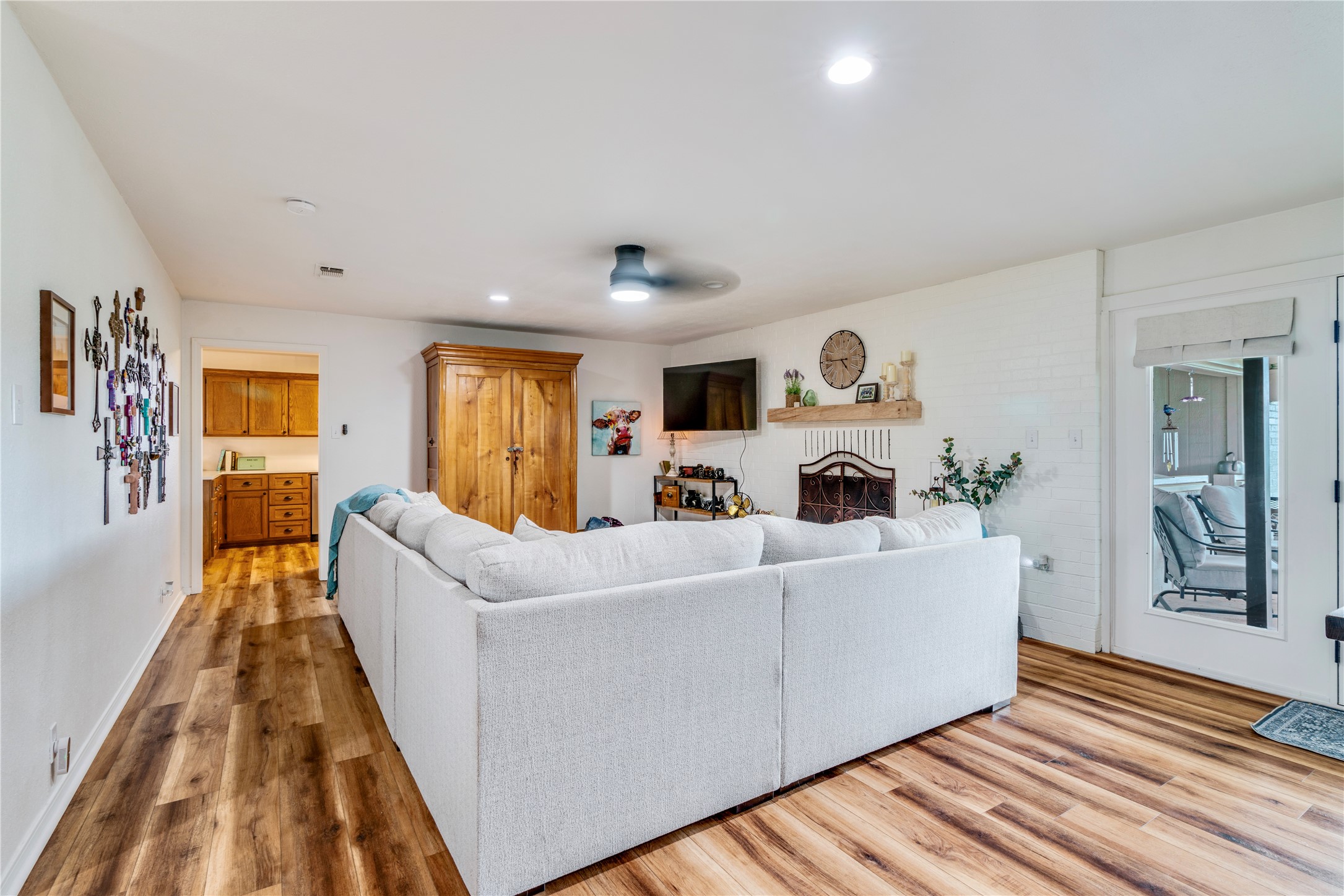 6013 Farm Road 1502