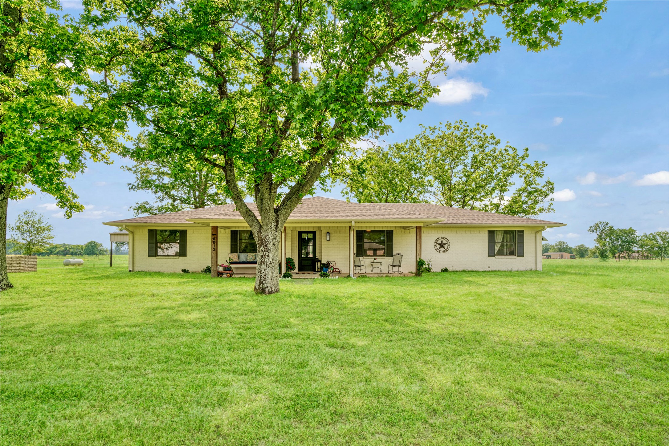 6013 Farm Road 1502