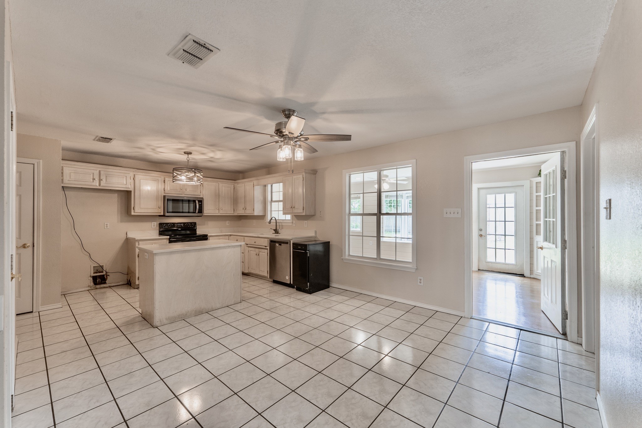 1881 Woodbridge Drive
