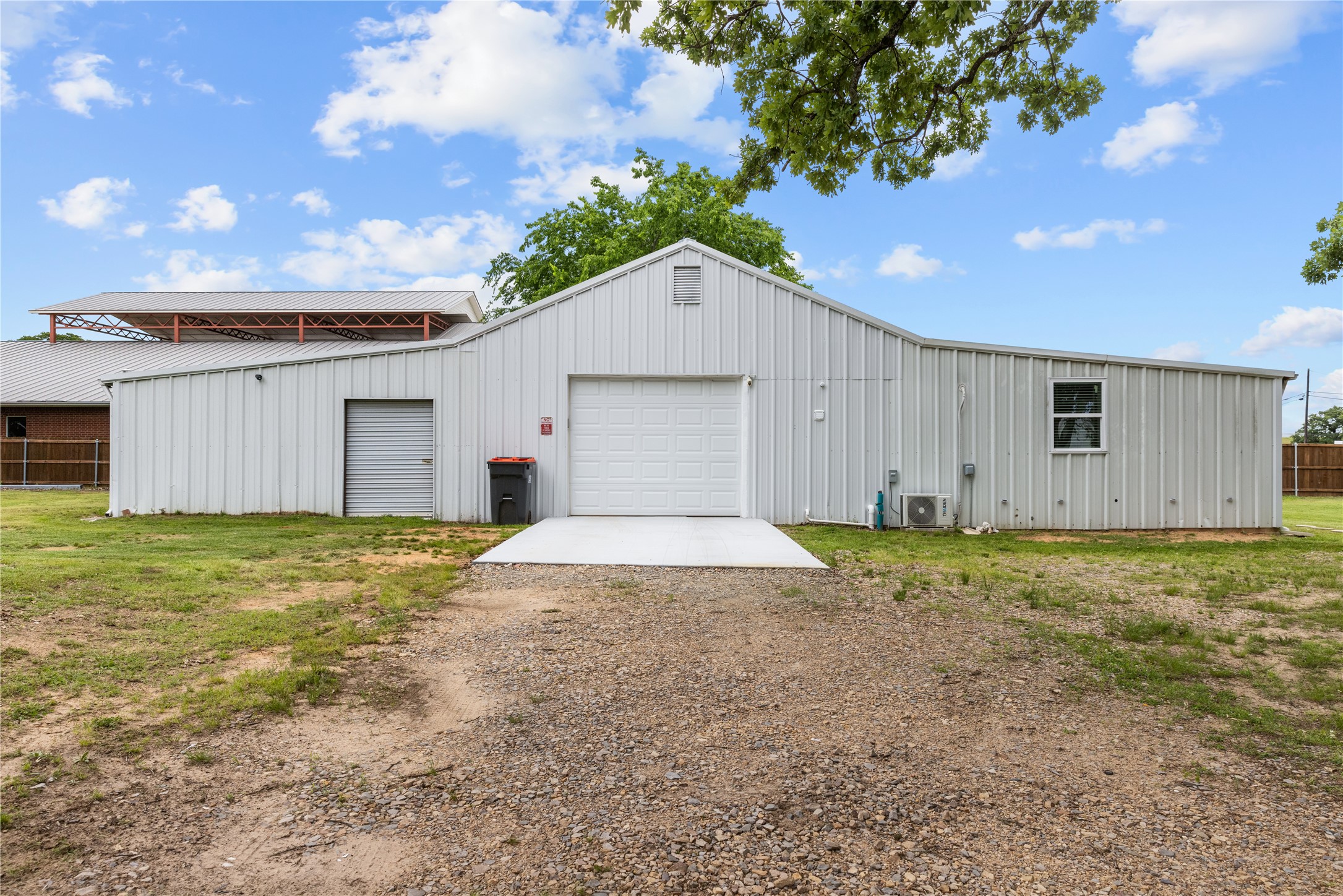 2230 Farm Road 79