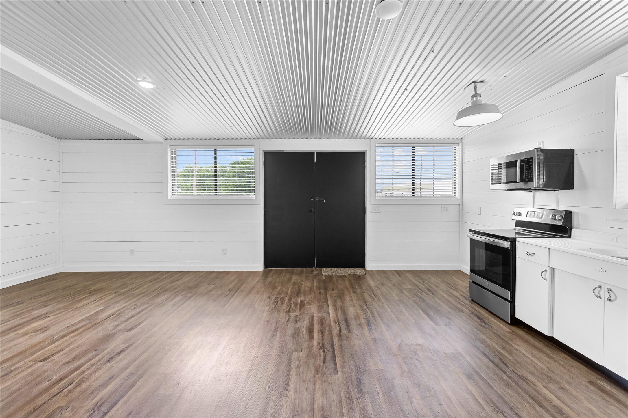 2230 Farm Road 79
