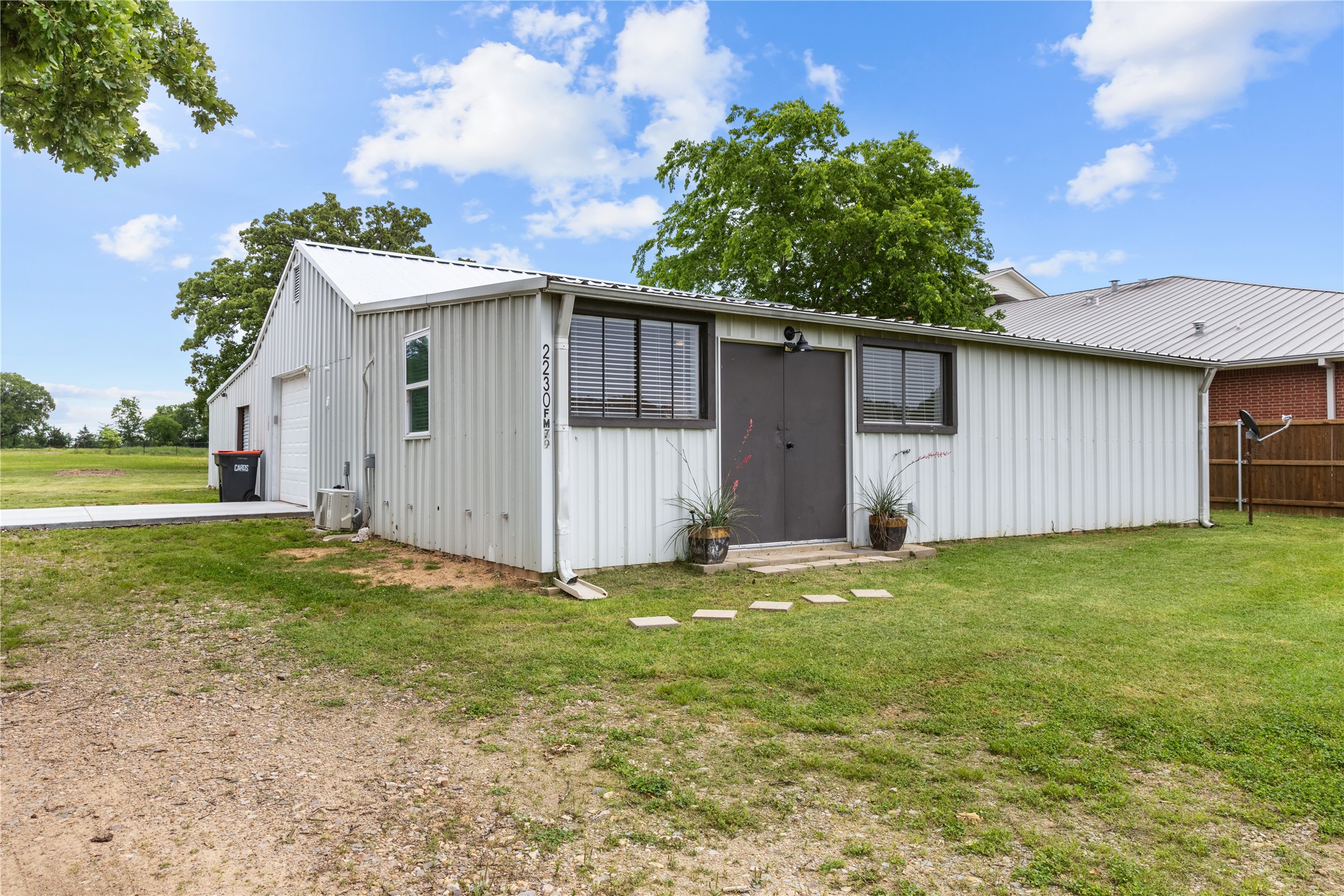 2230 Farm Road 79