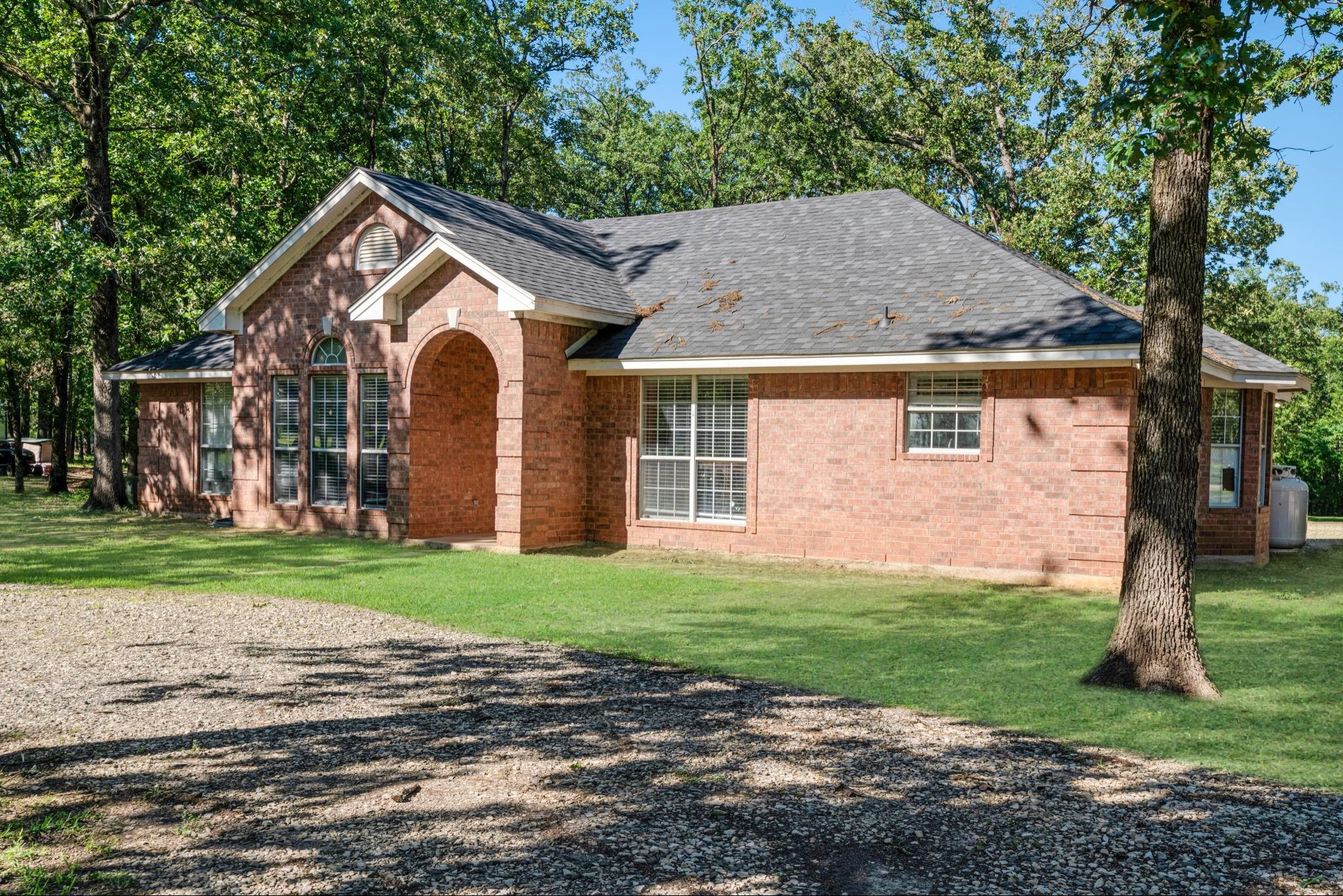 3966 Farm Road 196 N