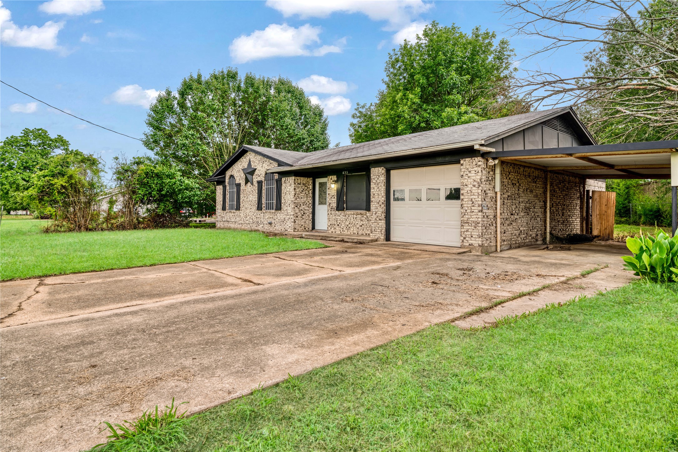635 N Center Street