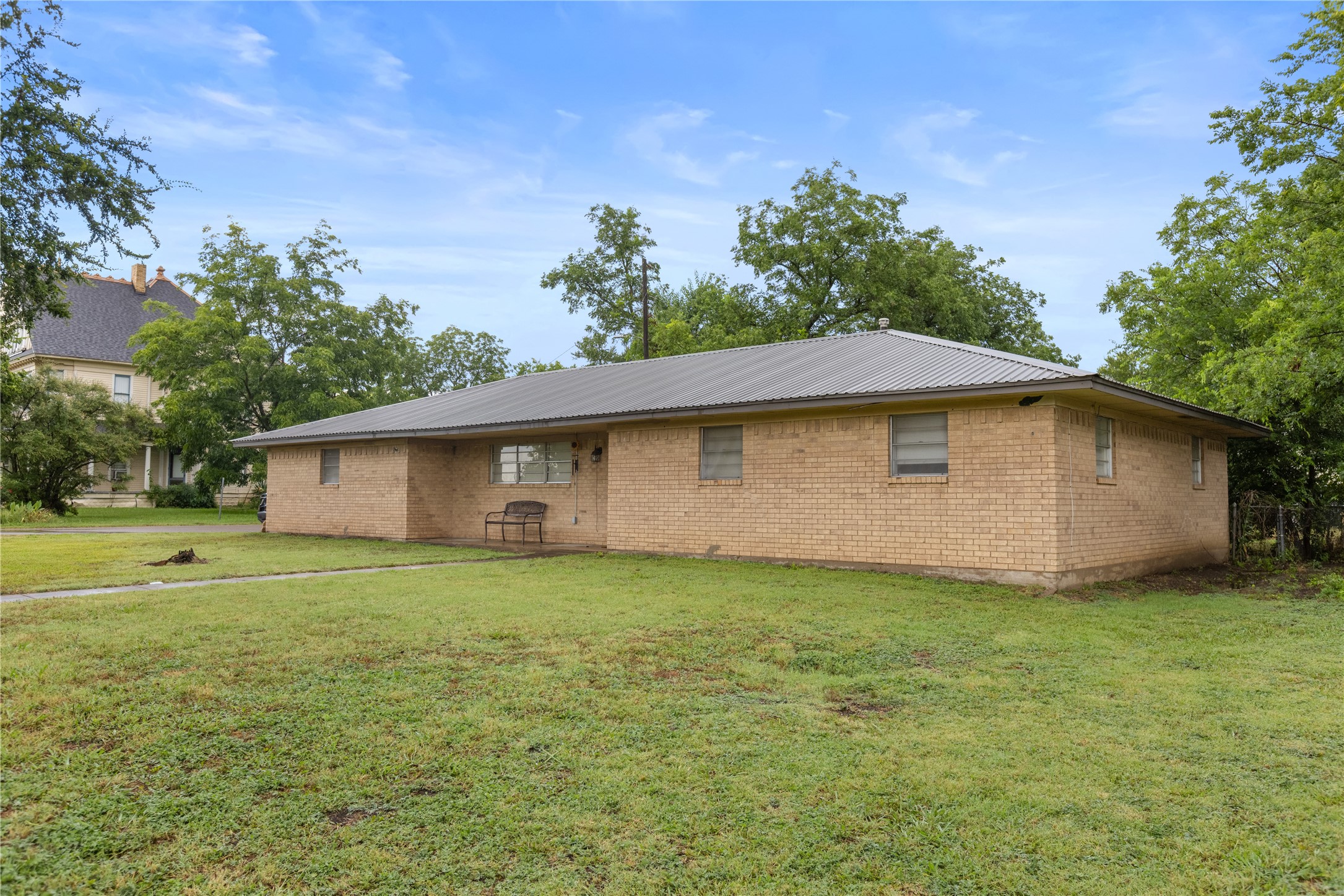 801 Poplar Street
