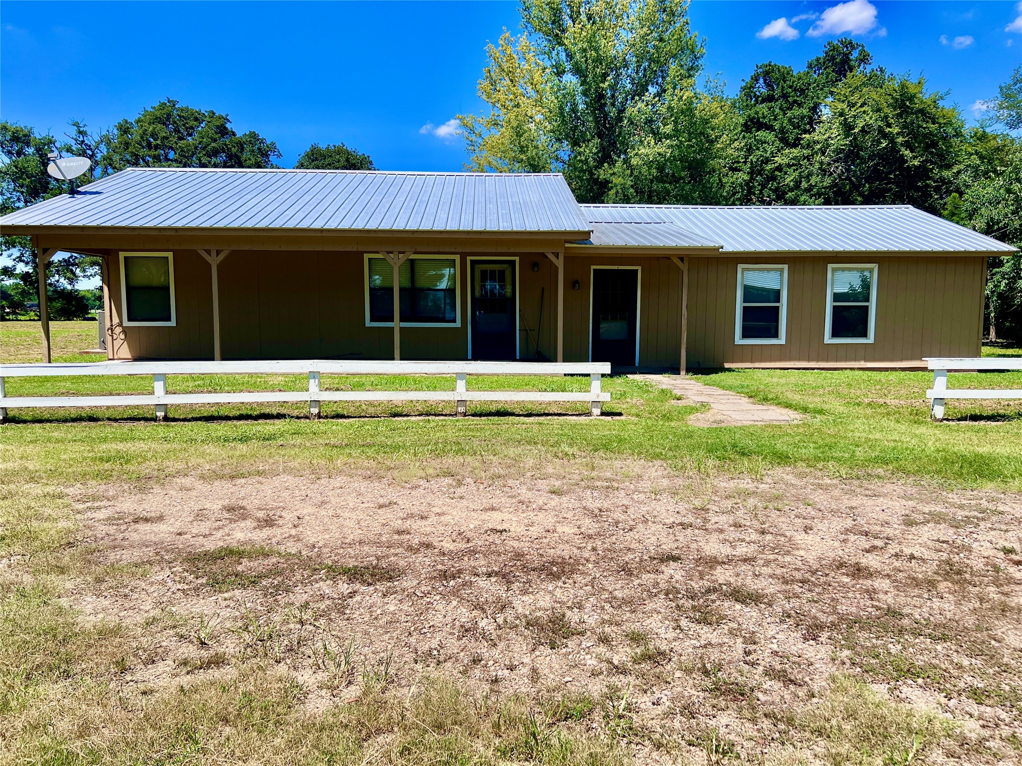 6903 Farm Road 1498