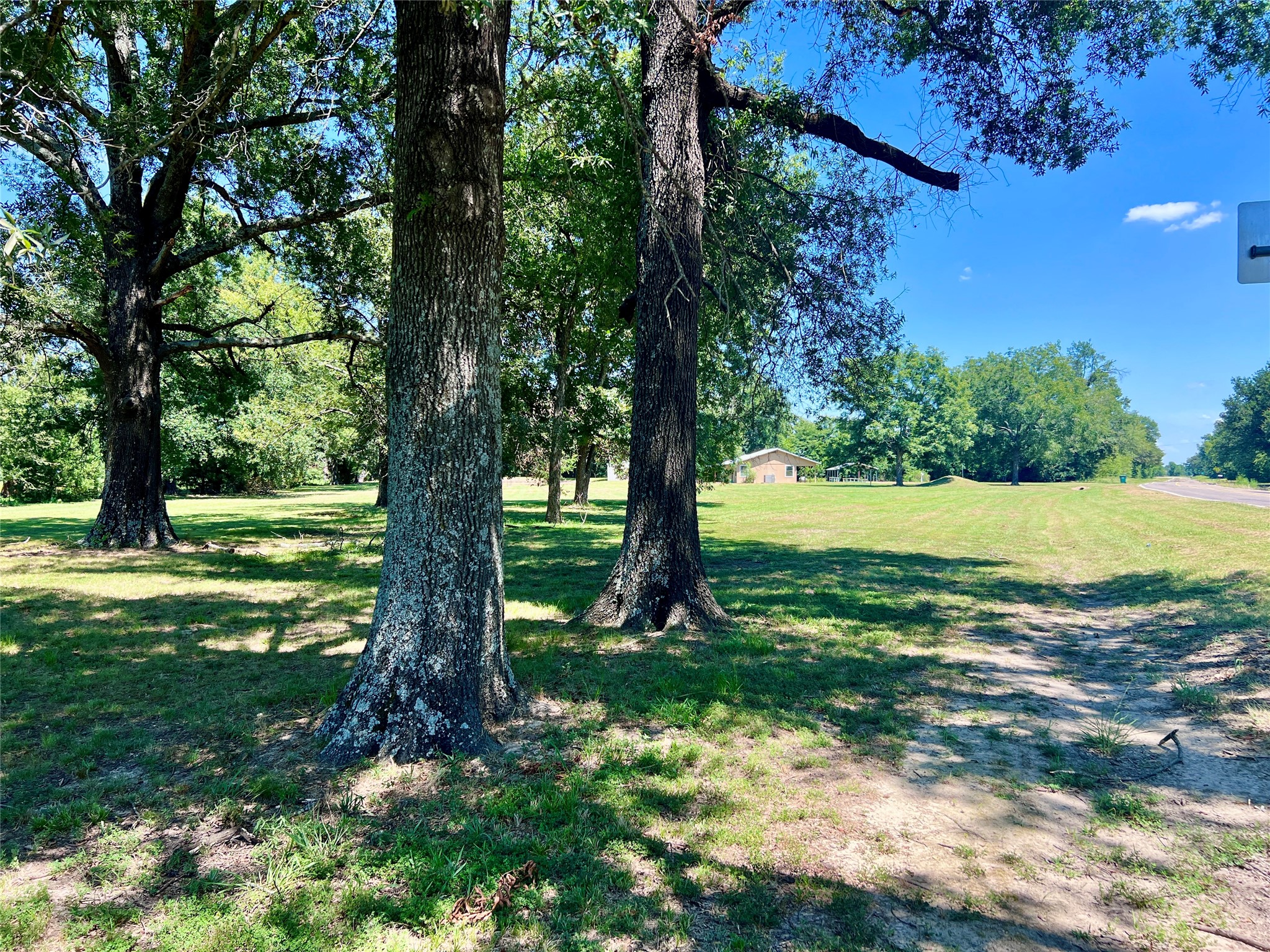 6903 Farm Road 1498