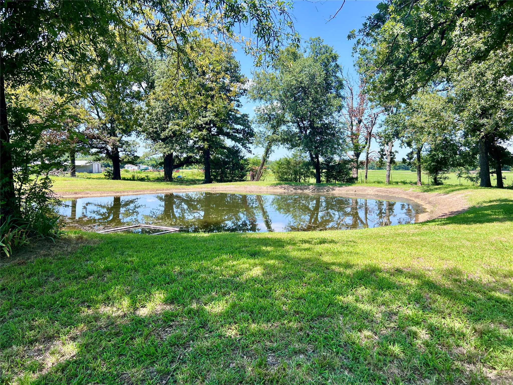 6903 Farm Road 1498